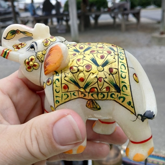 Vintage White Marble Mughal Jeweled Elephant Sculpture Paper Weight. - Picture 2 of 11